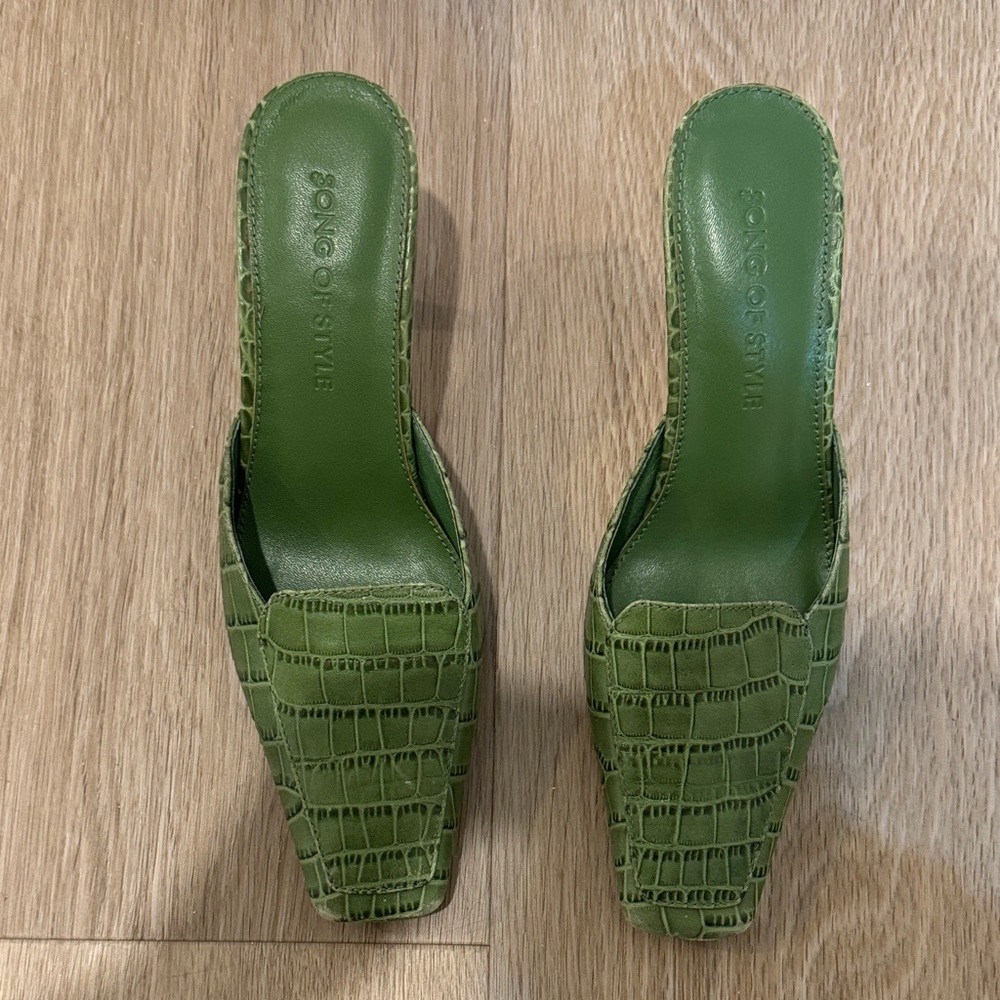 Song of Style Green Crocodile heels size 6